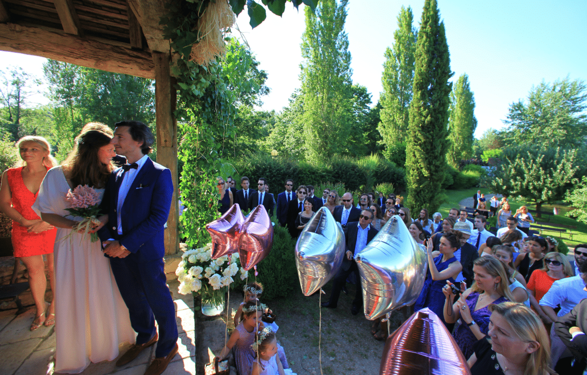 Couple de mariés au village du Bournat en Dordogne